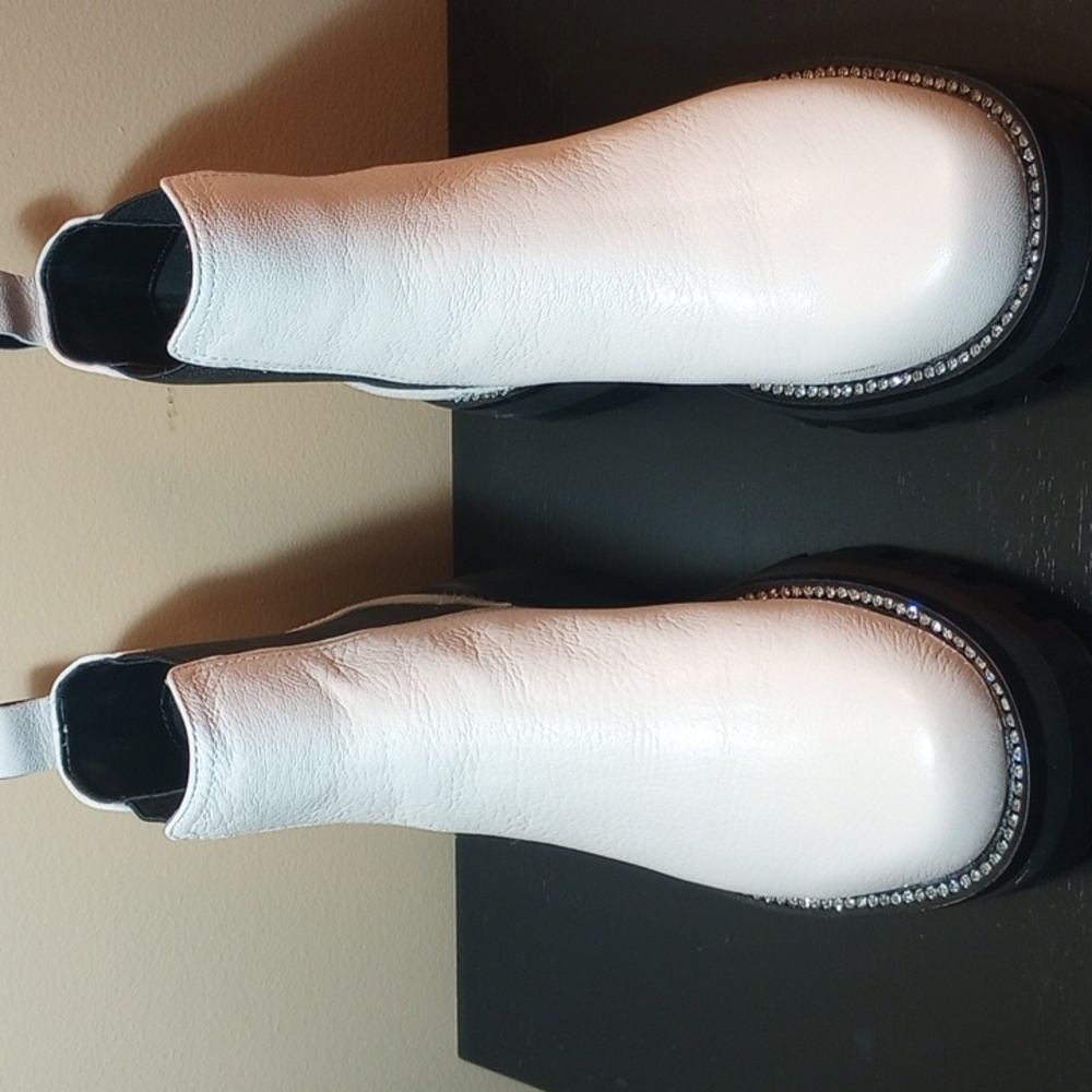 Karl Lagerfeld "Mayde" white leather boots